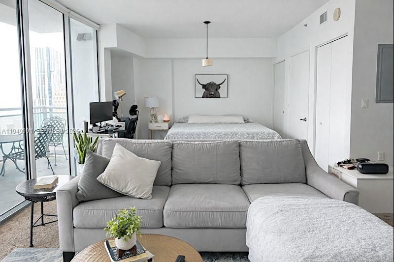 350 S Miami Ave, Unit 2215, Miami, FL 33130 Photo