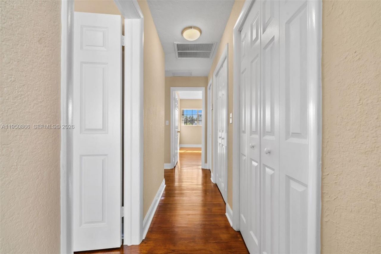 9725 Bay Harbor Ter, Unit 24, Bay Harbor Islands, FL 33154 Photo