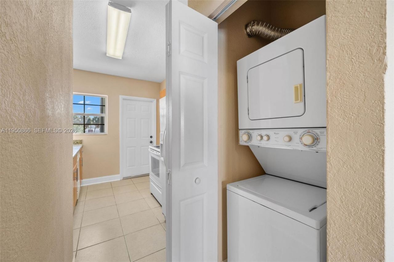 9725 Bay Harbor Ter , Unit 24, Bay Harbor Islands, FL 33154 Photo