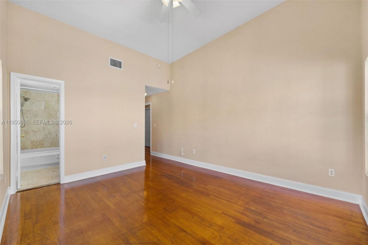 9725 Bay Harbor Ter, Unit 24, Bay Harbor Islands, FL 33154 Photo