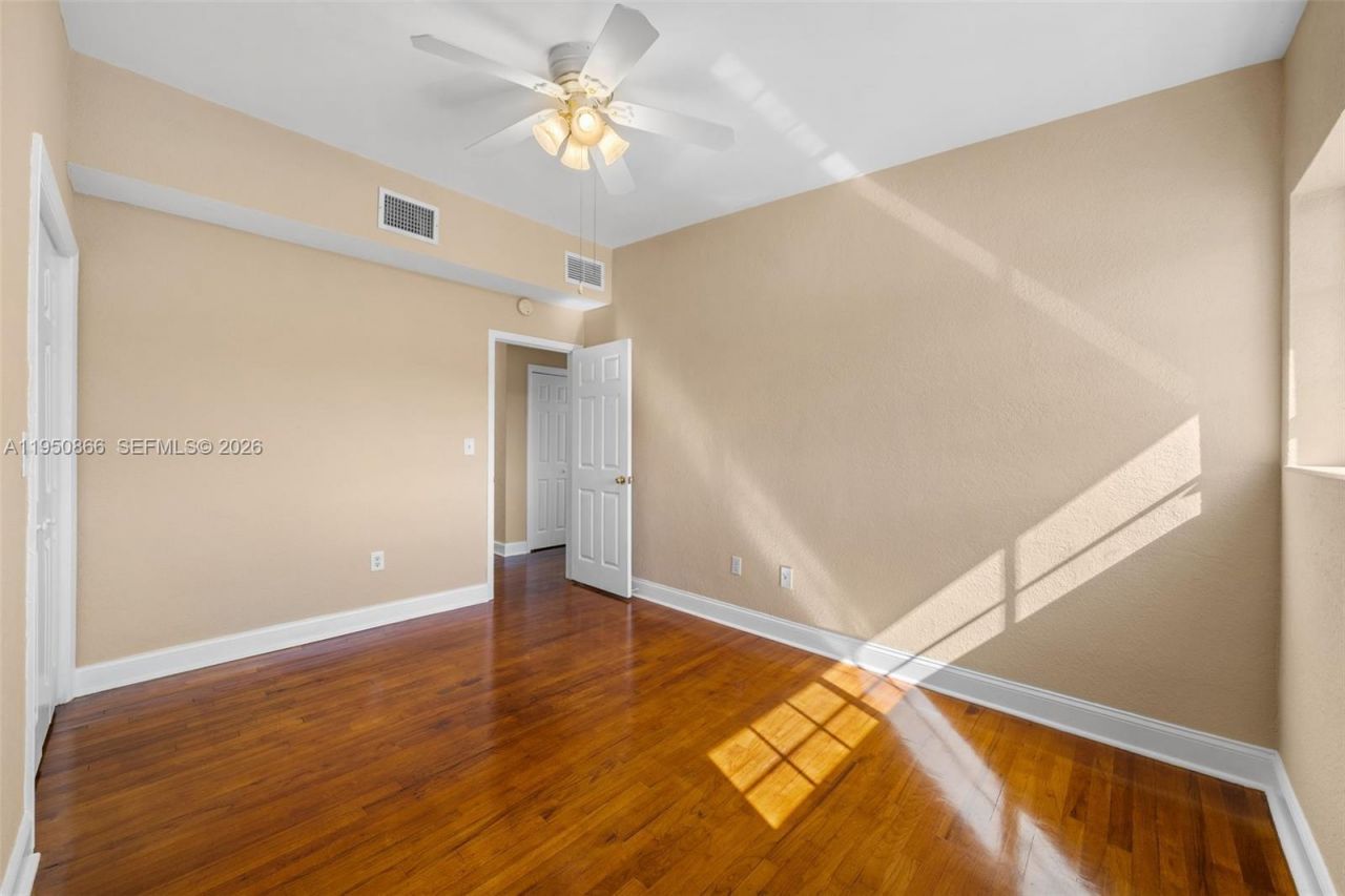 9725 Bay Harbor Ter , Unit 24, Bay Harbor Islands, FL 33154 Photo