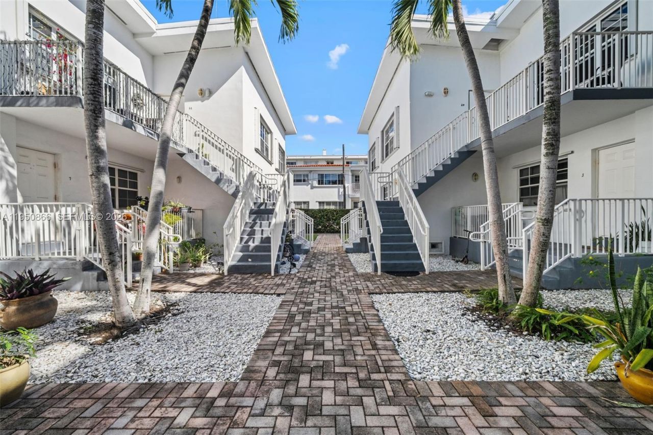 9725 Bay Harbor Ter, Unit 24, Bay Harbor Islands, FL 33154 Photo