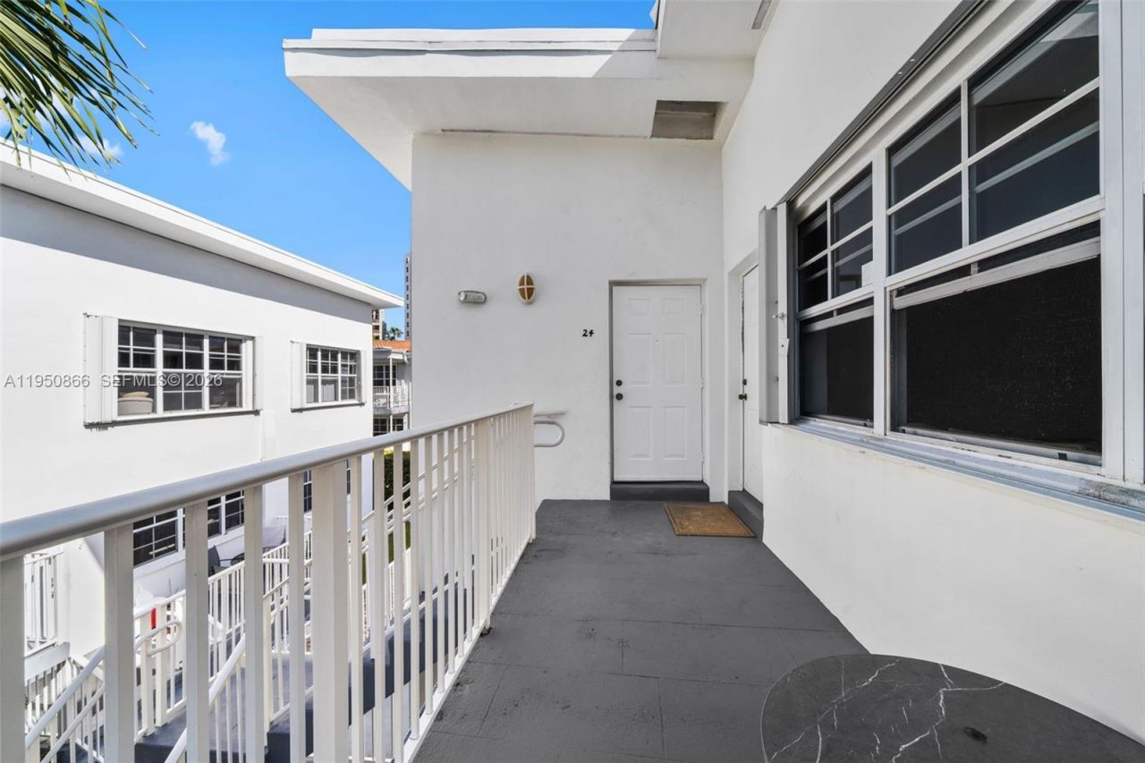 9725 Bay Harbor Ter , Unit 24, Bay Harbor Islands, FL 33154 Photo