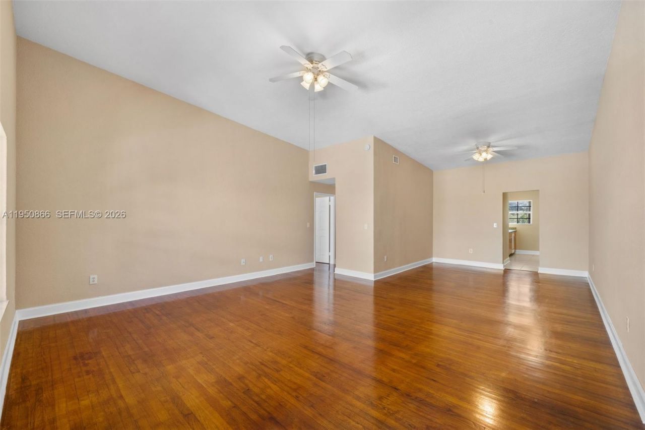 9725 Bay Harbor Ter , Unit 24, Bay Harbor Islands, FL 33154 Photo