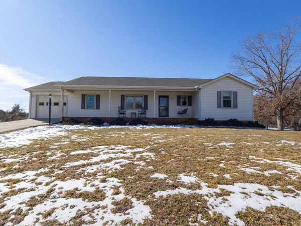 511 Darrell LN , Hurt, VA 24563