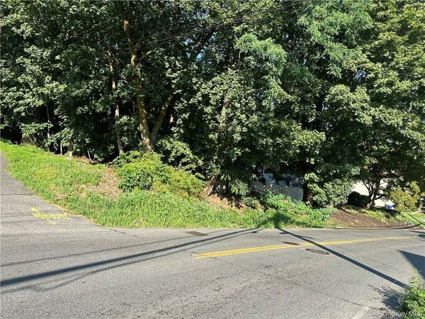 10-13-75 Dickinson Avenue , Yonkers, NY 10703