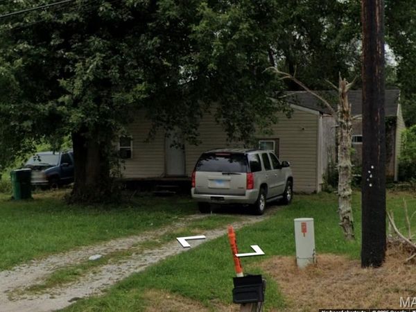 5504 Old Missouri Avenue, East St Louis, IL 62207