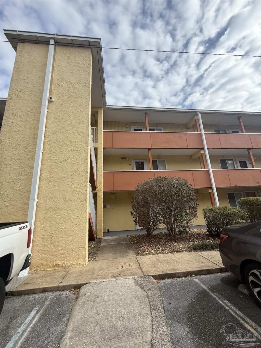 209 W Miracle Strip Pkwy, Unit D105, Mary Esther, FL 32569 Main Photo