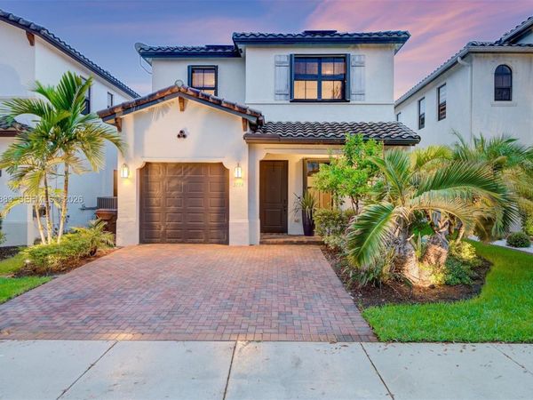 3338 W 97th Ter, Hialeah, FL 33018