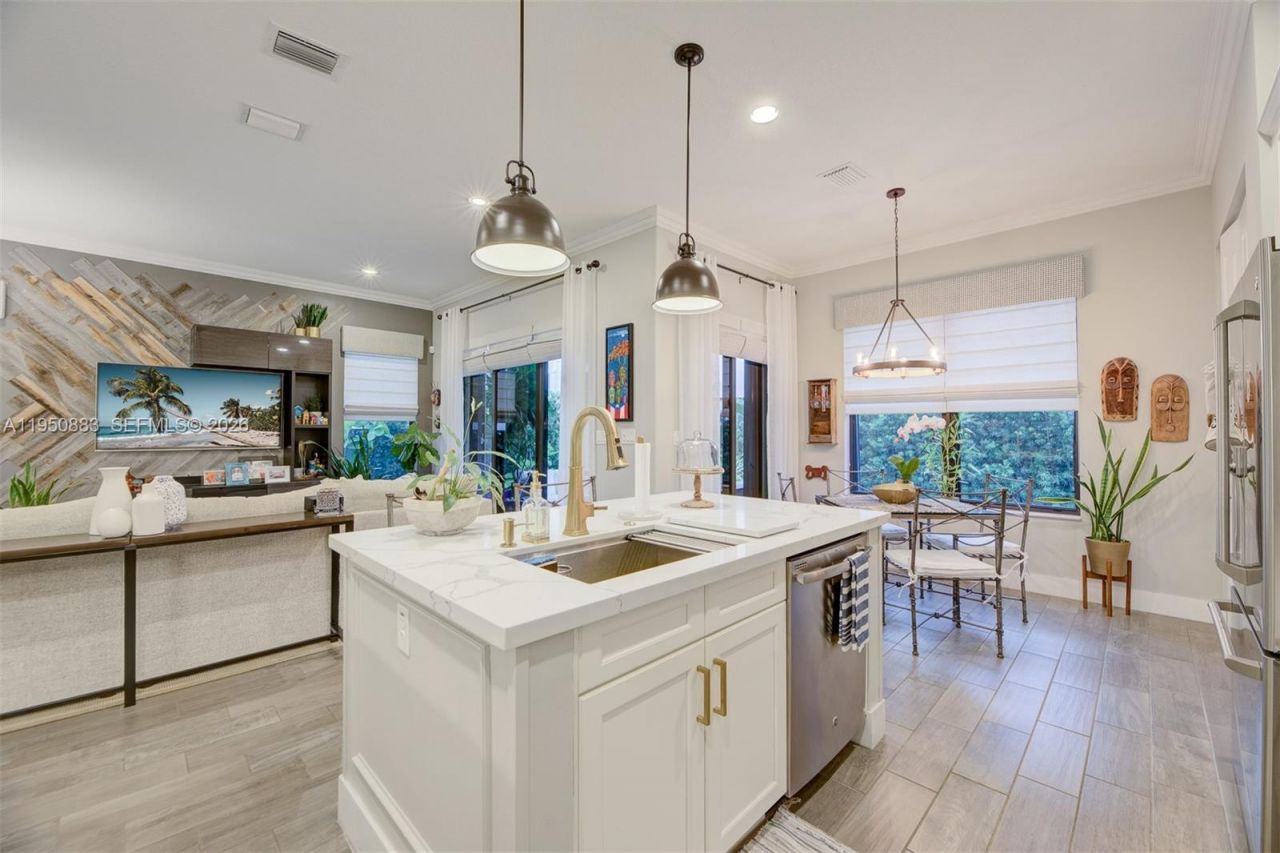 3338 W 97th Ter, Hialeah, FL 33018 Photo