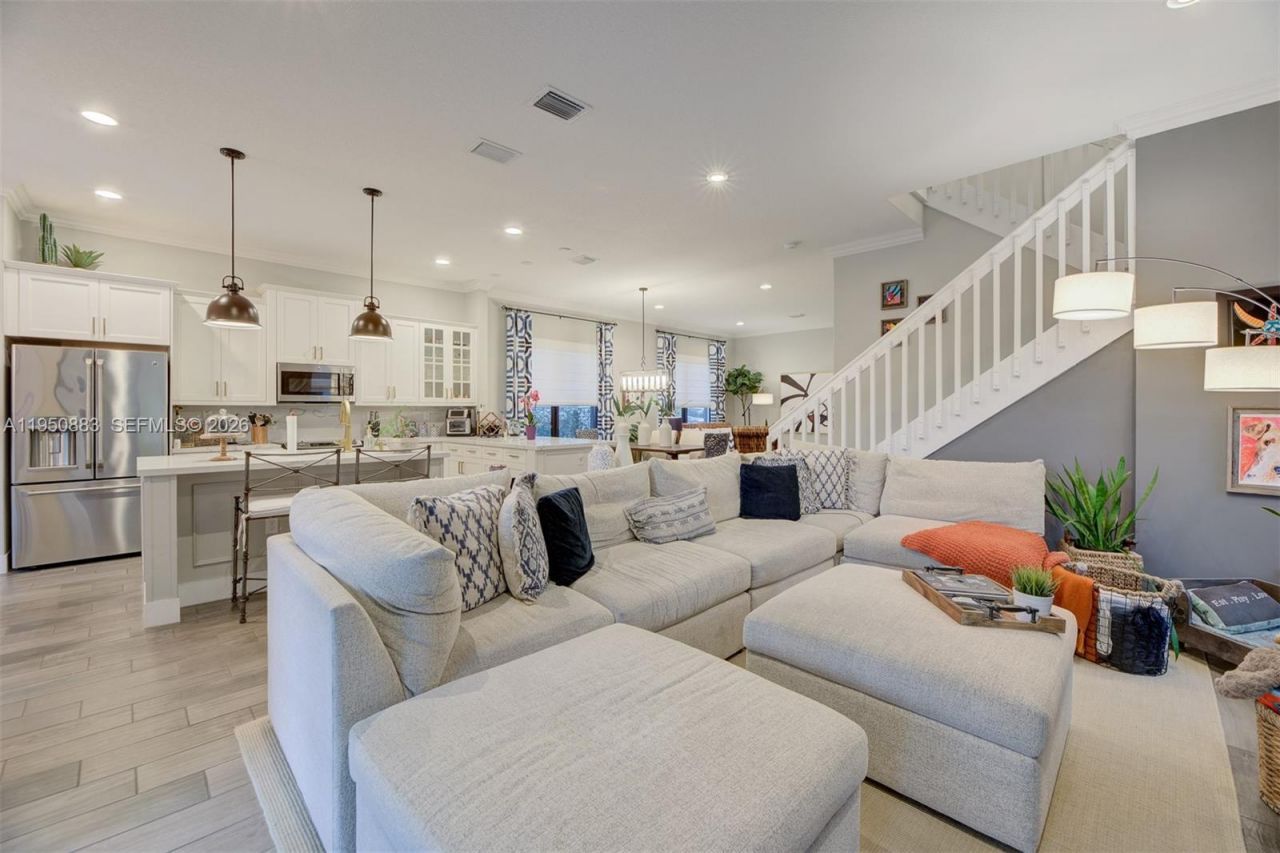 3338 W 97th Ter, Hialeah, FL 33018 Photo