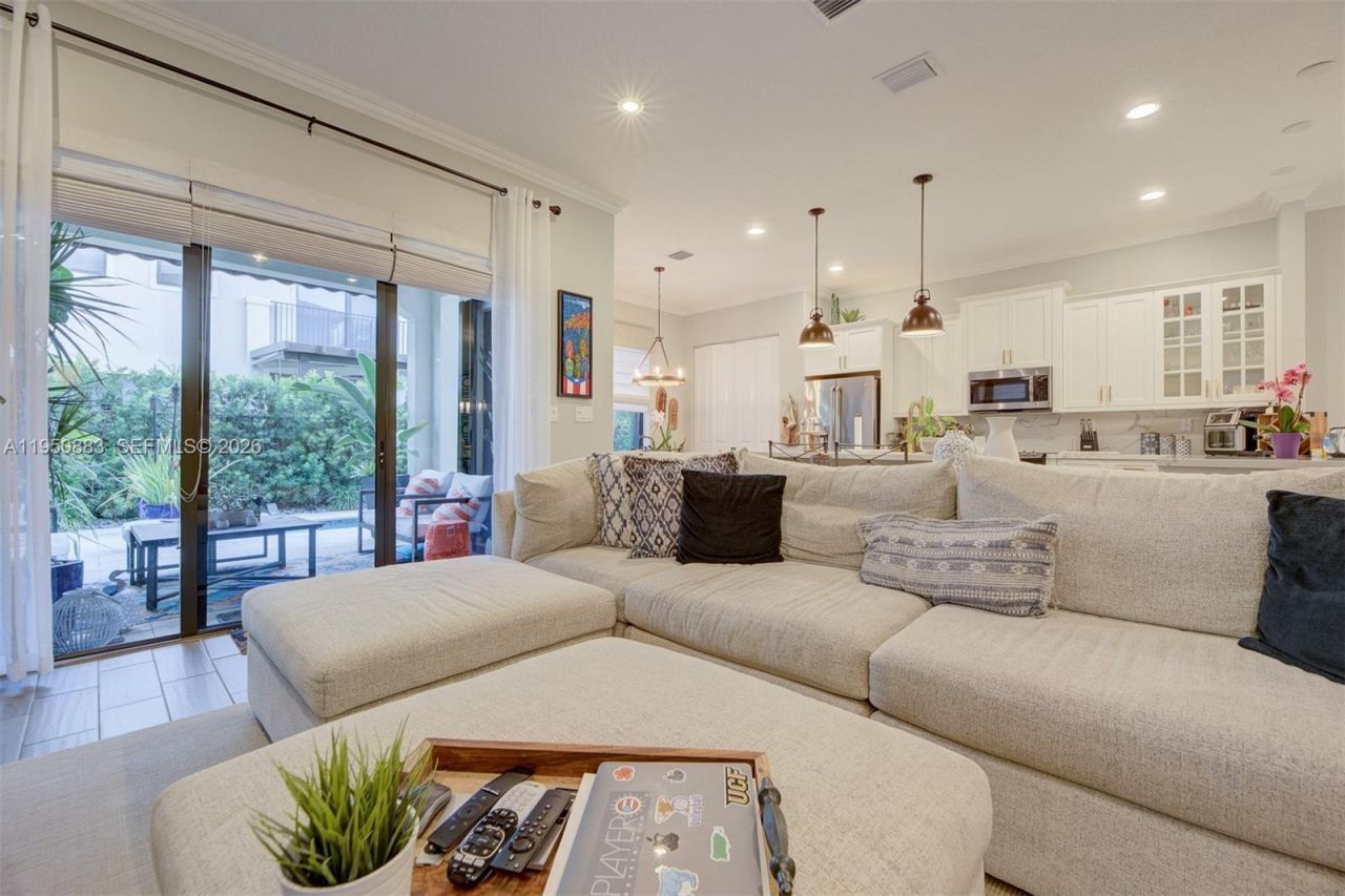 3338 W 97th Ter, Hialeah, FL 33018 Photo