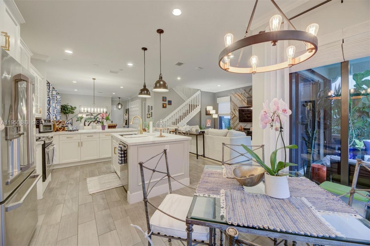 3338 W 97th Ter, Hialeah, FL 33018 Photo