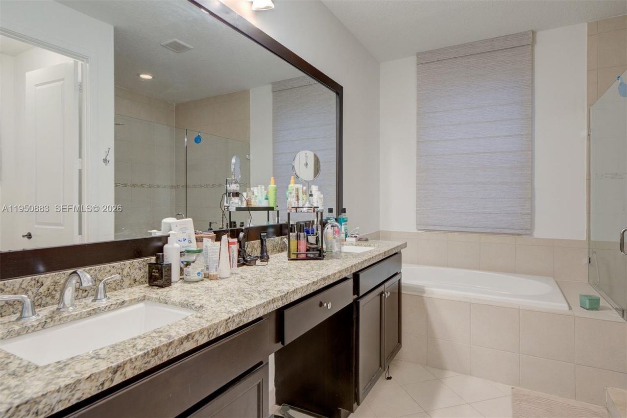 3338 W 97th Ter, Hialeah, FL 33018 Photo