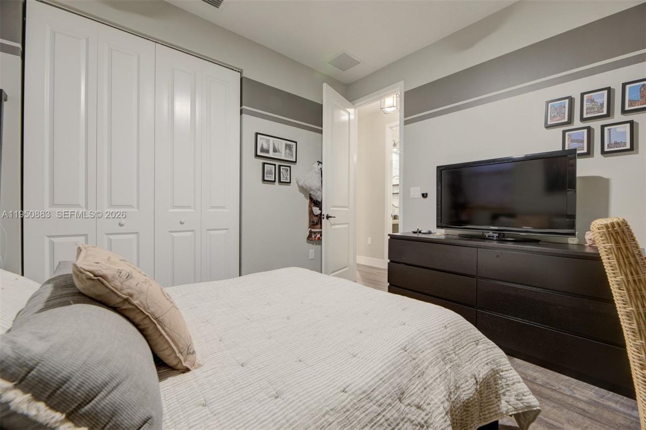 3338 W 97th Ter, Hialeah, FL 33018 Photo