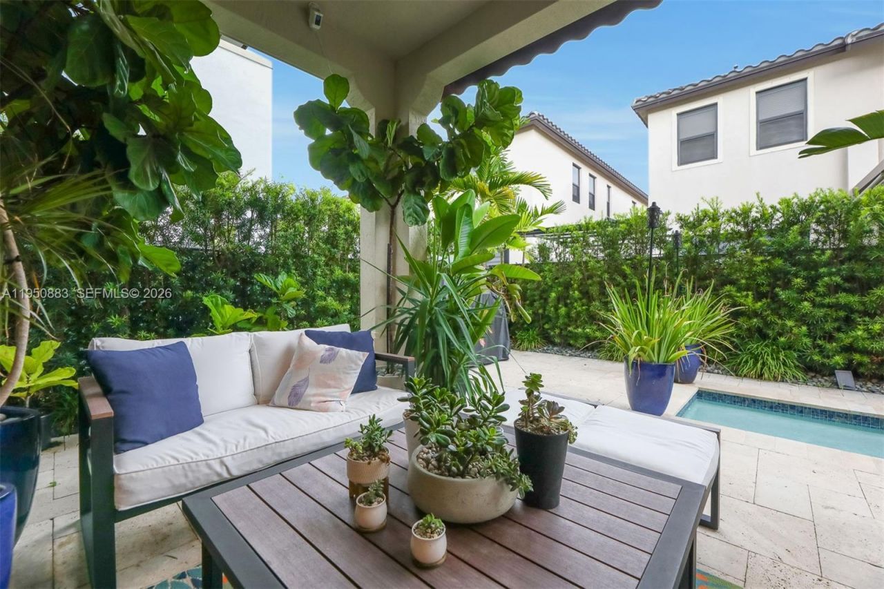 3338 W 97th Ter, Hialeah, FL 33018 Photo