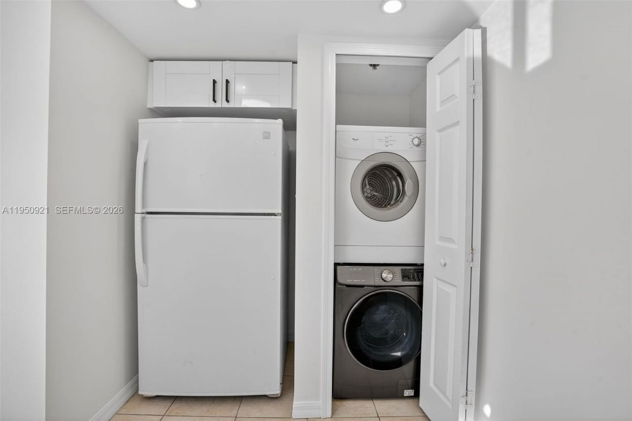 2475 NW 16th St Rd, Unit 310, Miami, FL 33125 Photo