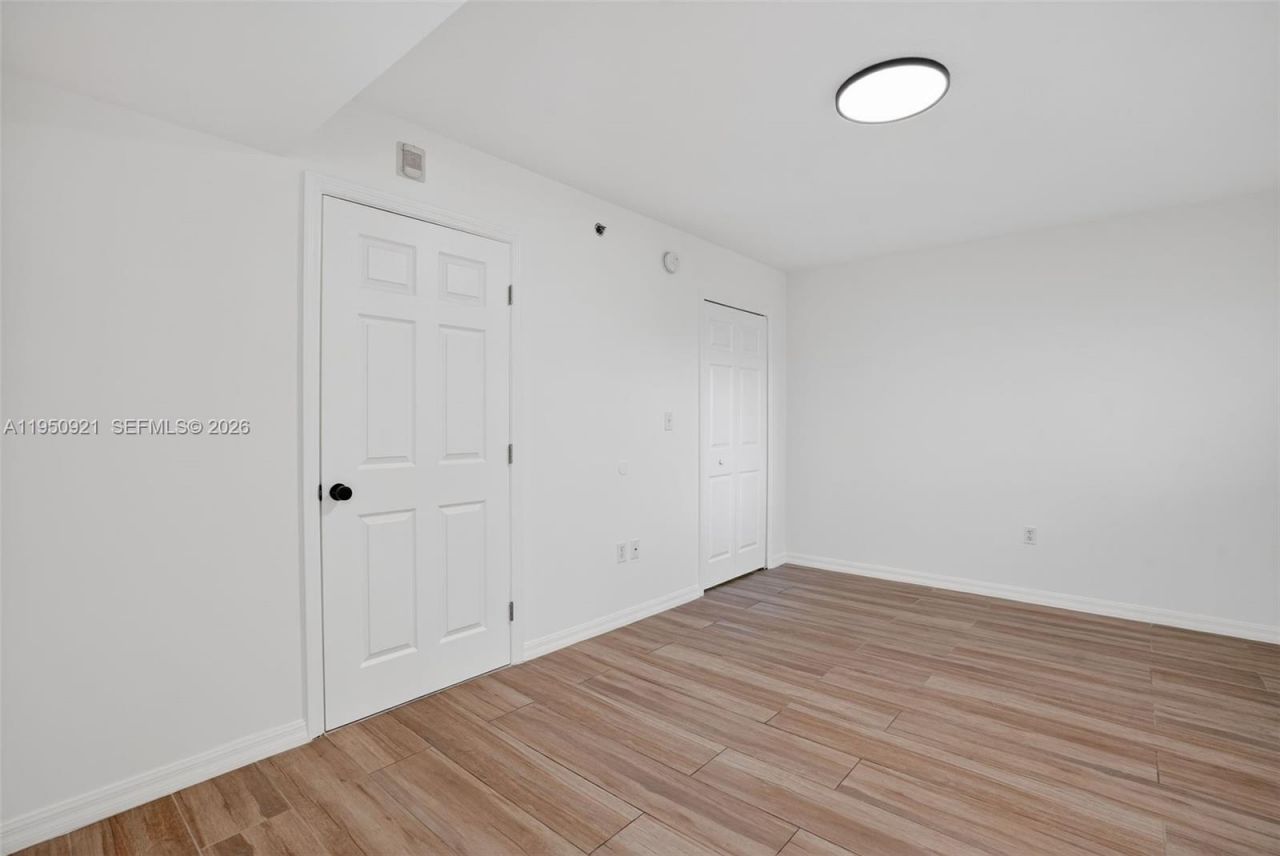 2475 NW 16th St Rd, Unit 310, Miami, FL 33125 Photo