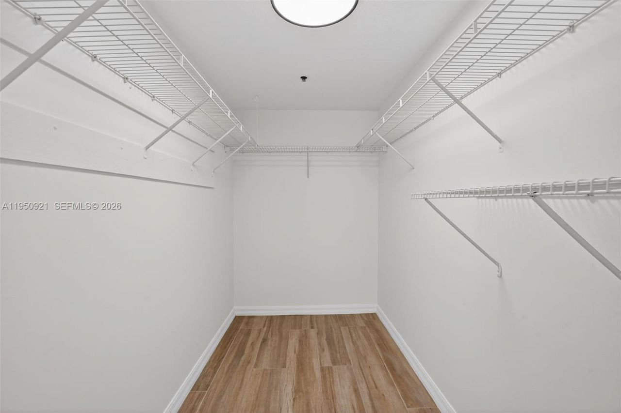 2475 NW 16th St Rd, Unit 310, Miami, FL 33125 Photo