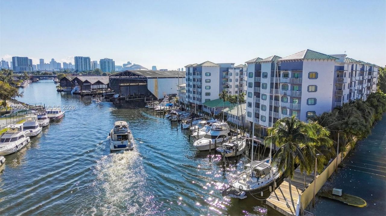 2475 NW 16th St Rd, Unit 310, Miami, FL 33125 Photo