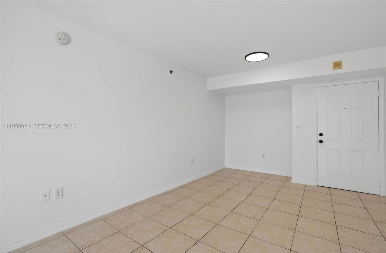 2475 NW 16th St Rd, Unit 310, Miami, FL 33125 Photo