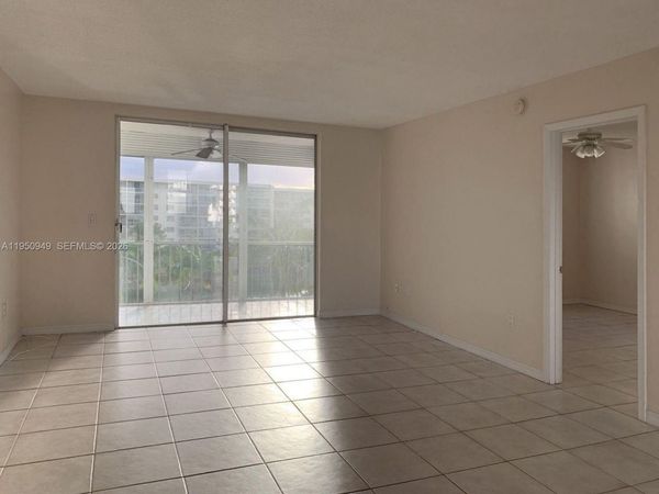 2855 Leonard Dr , Unit H404, Aventura, FL 33160