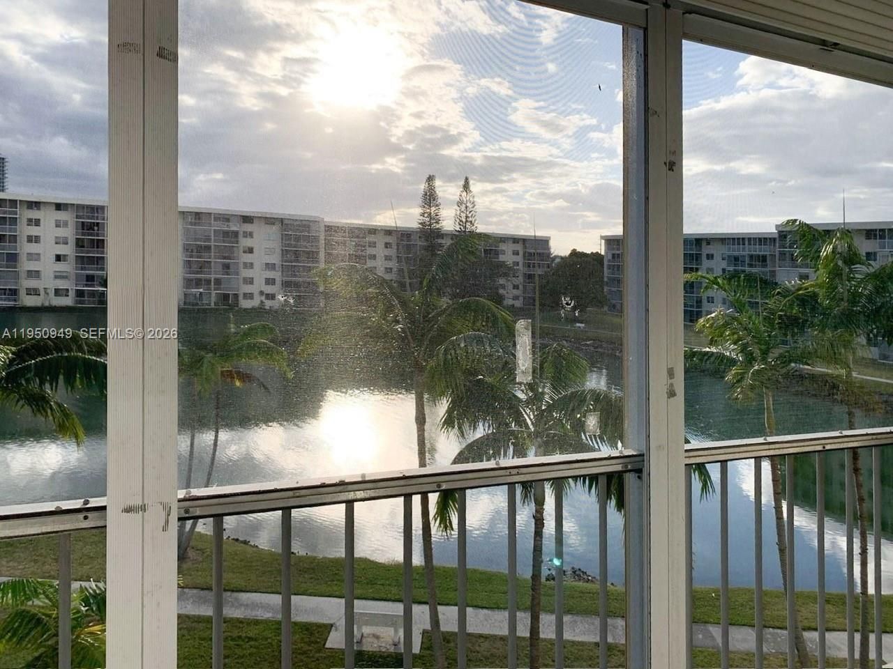 2855 Leonard Dr , Unit H404, Aventura, FL 33160 Photo