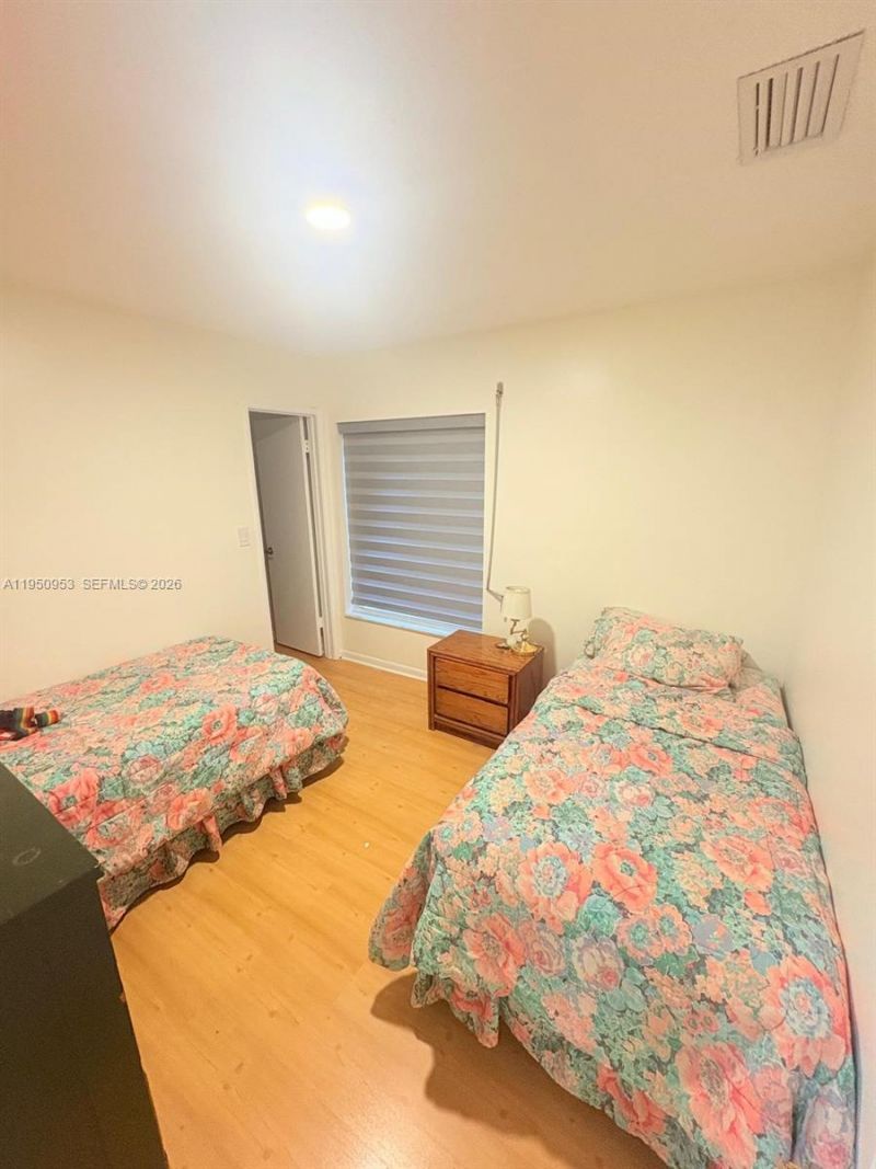 927 NW 106th Ave Cir, Miami, FL 33172 Photo