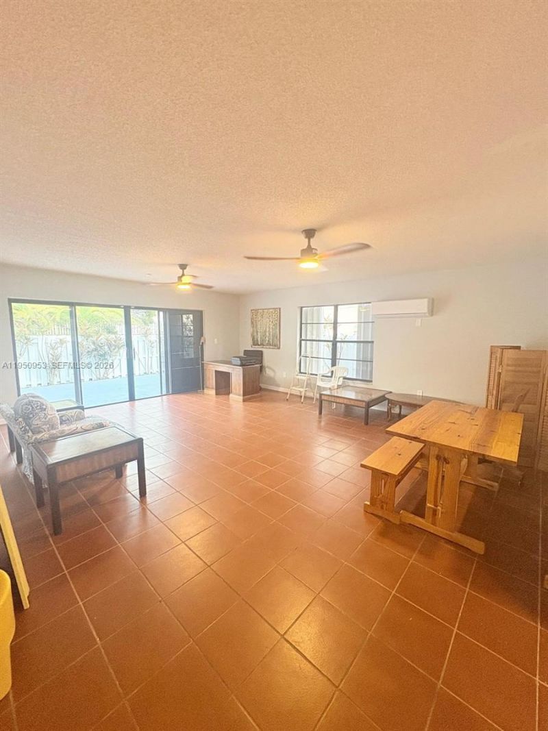 927 NW 106th Ave Cir, Miami, FL 33172 Photo