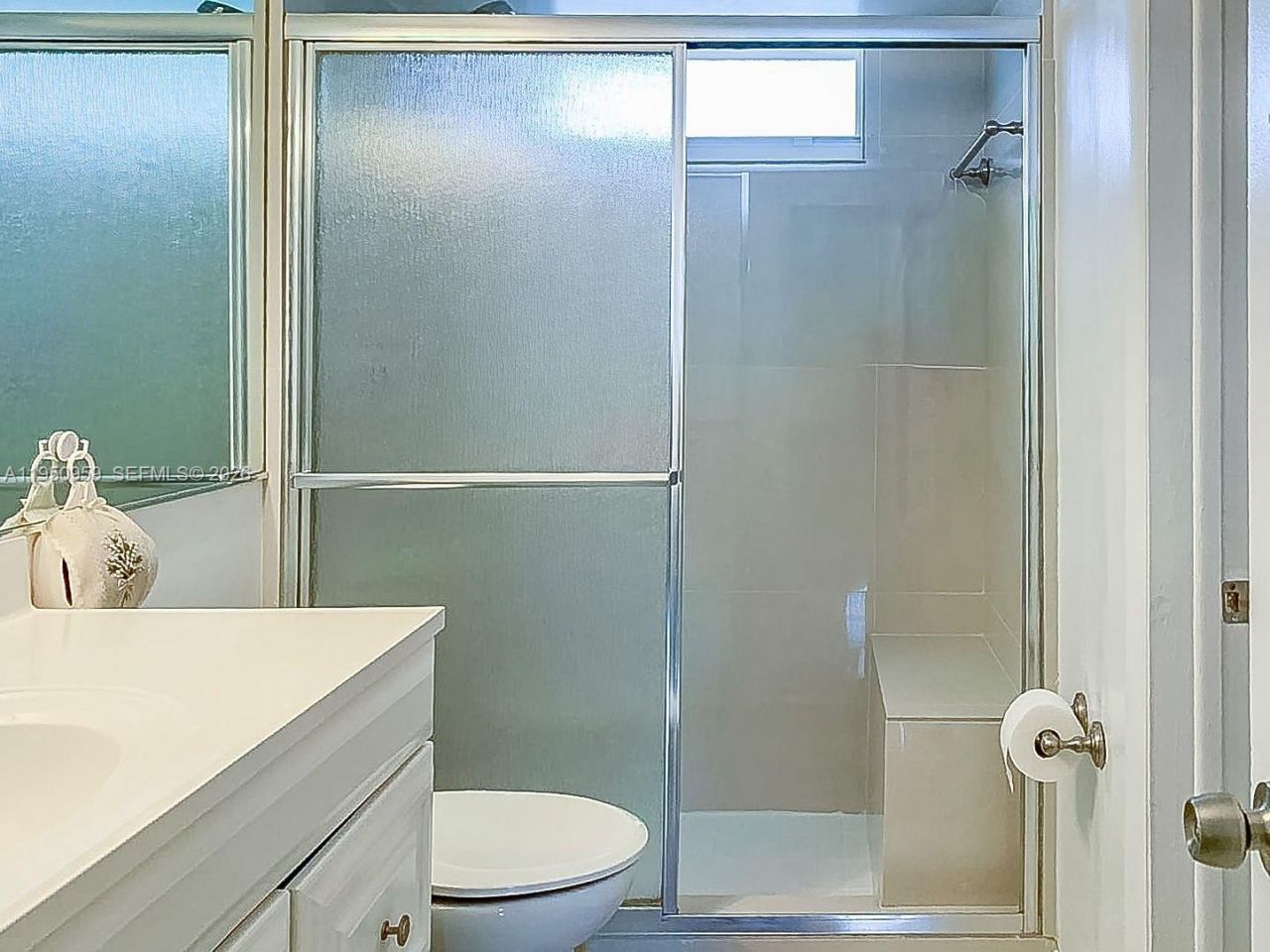 2930 Point East Dr, Unit E-407, Aventura, FL 33160 Photo