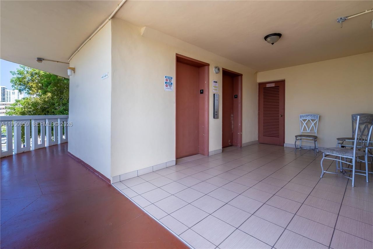 2930 Point East Dr, Unit E-407, Aventura, FL 33160 Photo