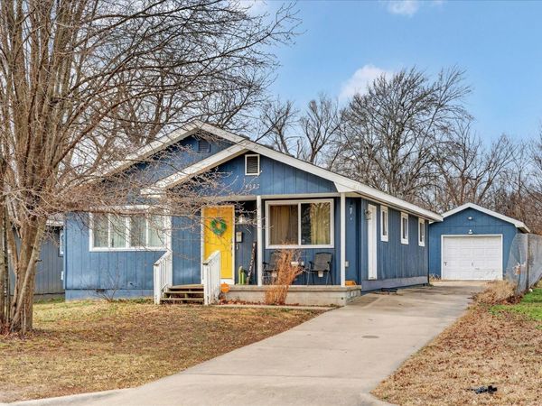 1027 N Warren Avenue, Springfield, MO 65802