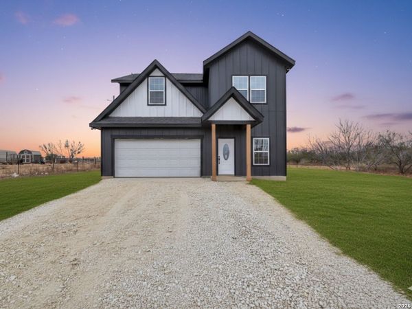 355 County Road 2646, Moore, TX 78057