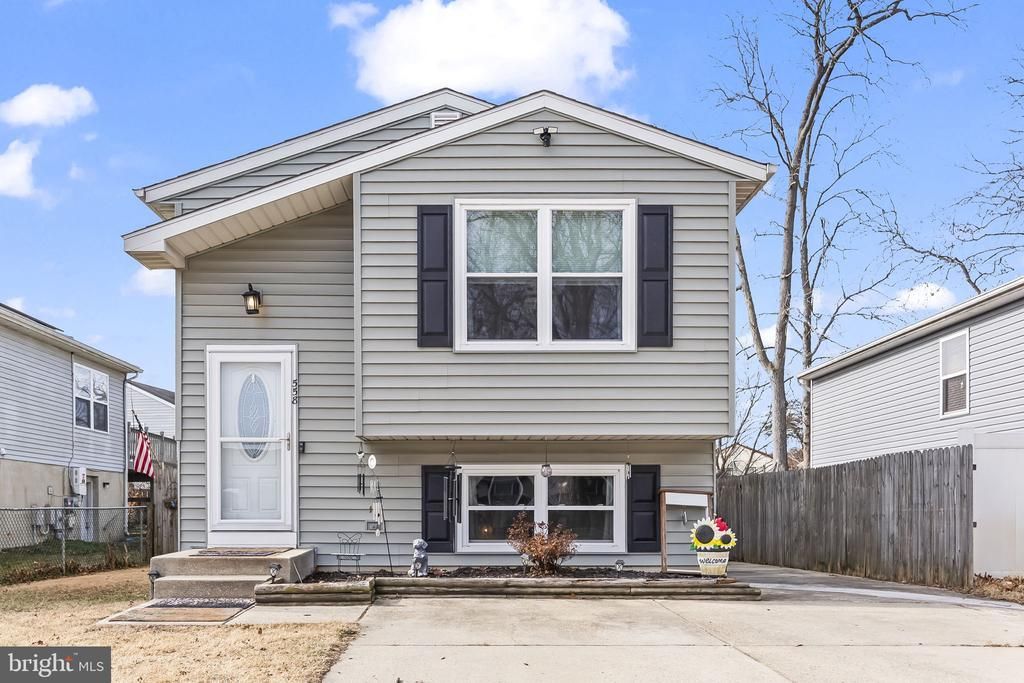 558 Elizabeth Lane, Glen Burnie, MD 21061 Main Photo