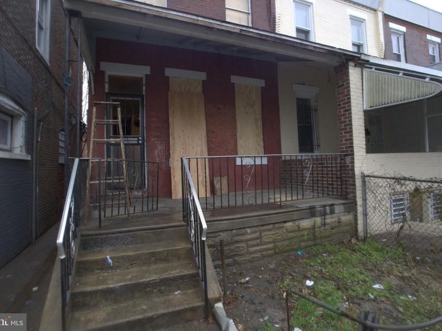 2140 S Simpson Street, Philadelphia, PA 19142 Main Photo