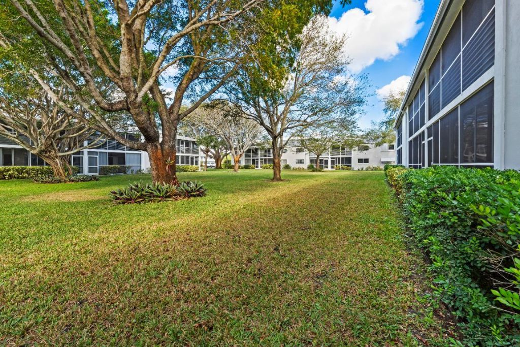 7 Westwood Avenue, Unit 104-C, Tequesta, FL 33469 Photo