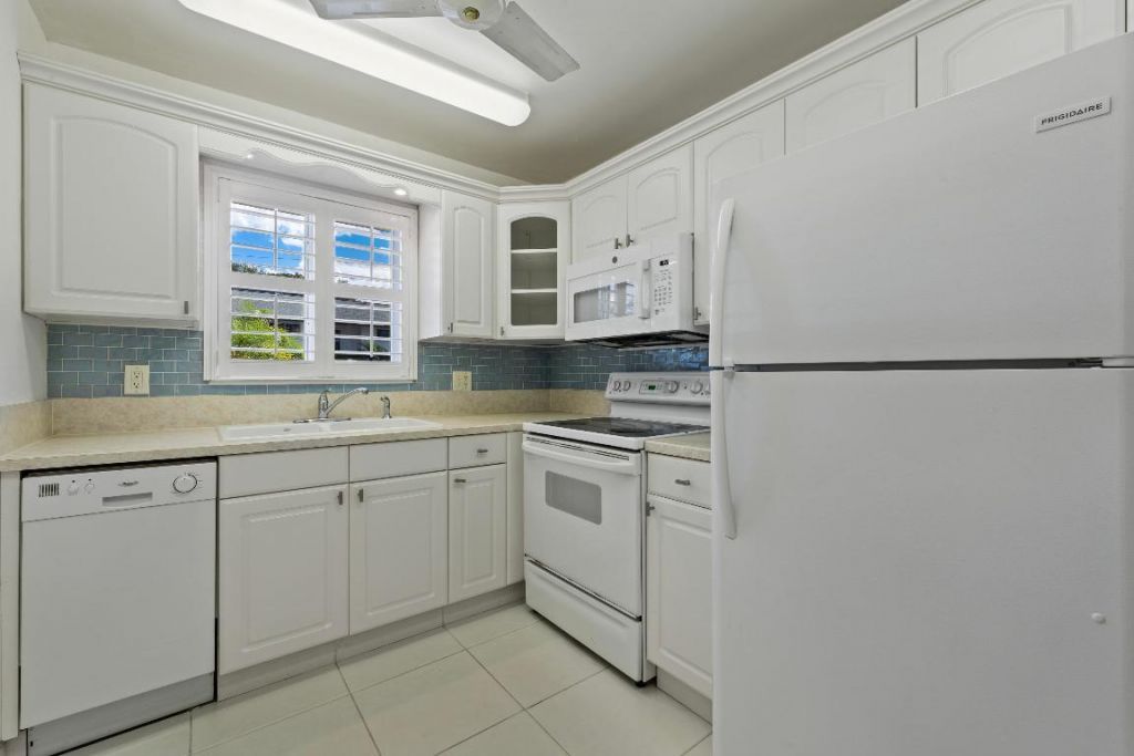 7 Westwood Avenue, Unit 104-C, Tequesta, FL 33469 Photo