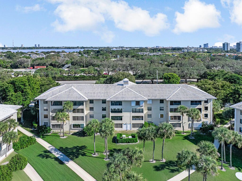 3507 Village Boulevard, Unit 201, West Palm Beach, FL 33409 Photo