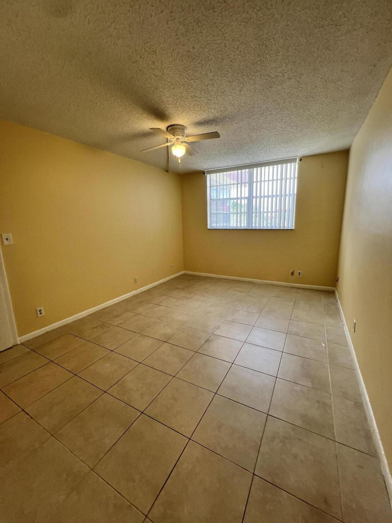 3001 NW 48th Avenue, Unit 439, Lauderdale Lakes, FL 33313 Photo