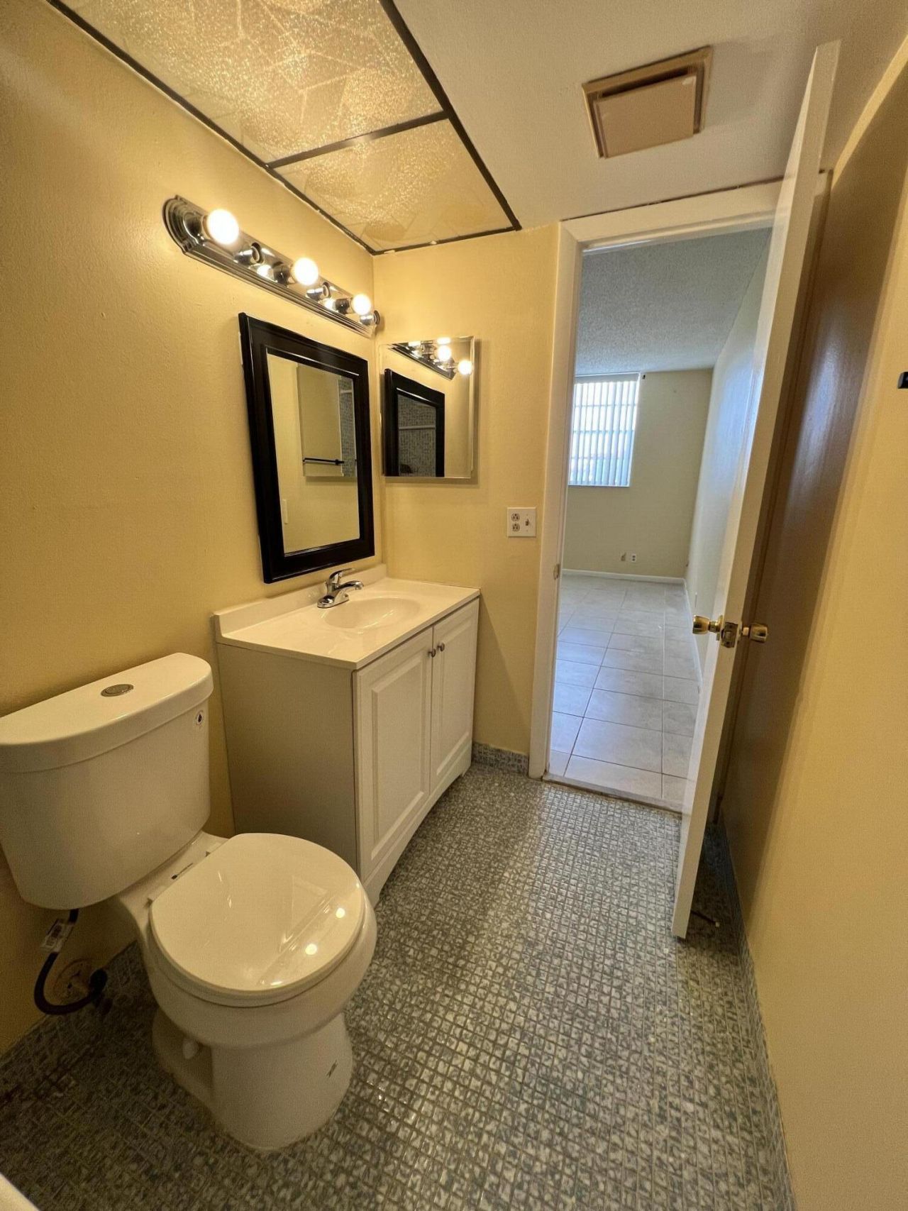 3001 NW 48th Avenue, Unit 439, Lauderdale Lakes, FL 33313 Photo