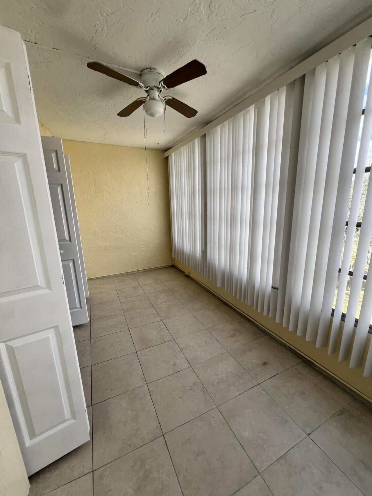3001 NW 48th Avenue, Unit 439, Lauderdale Lakes, FL 33313 Photo