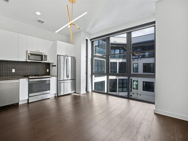 800 Embassy DR, Unit 523, Austin, TX 78702