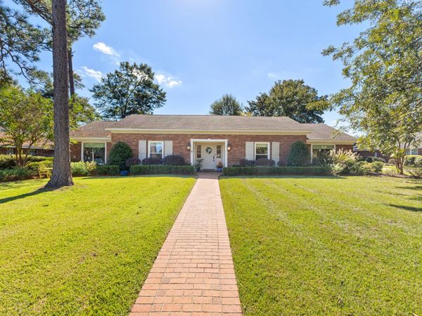 3202 Jamestown Rd., Hattiesburg, MS 39402