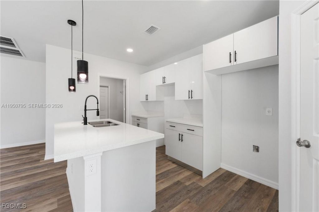 164 Thorton Ave S, Lehigh Acres, FL 33974 Photo