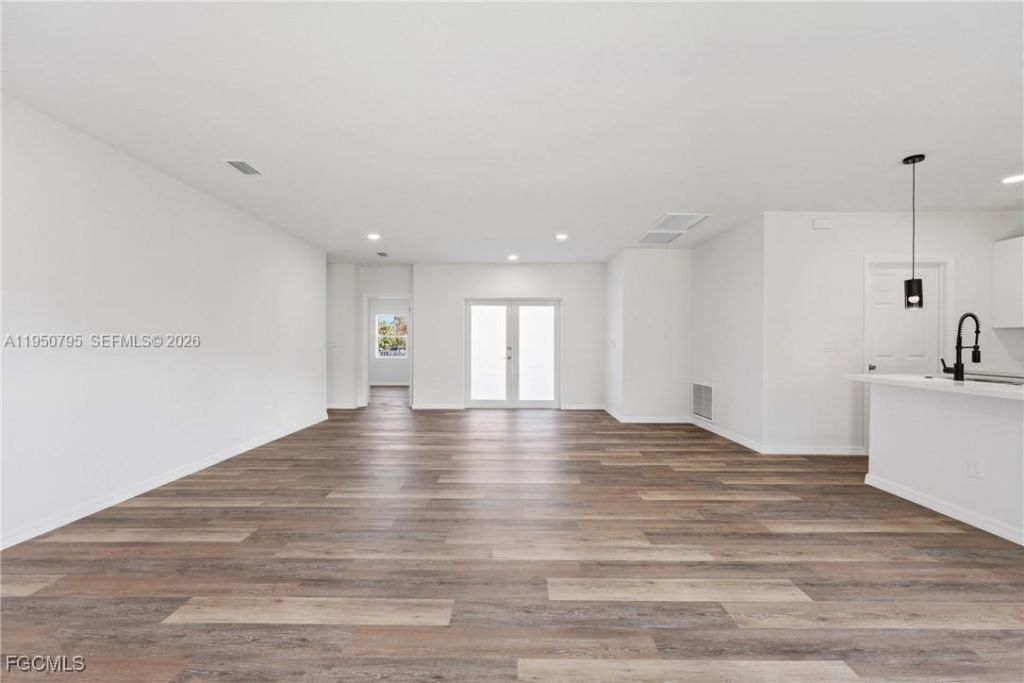 164 Thorton Ave S, Lehigh Acres, FL 33974 Photo