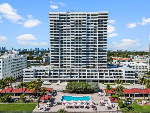 2555 Collins Ave , Unit 1901, Miami Beach, FL 33140