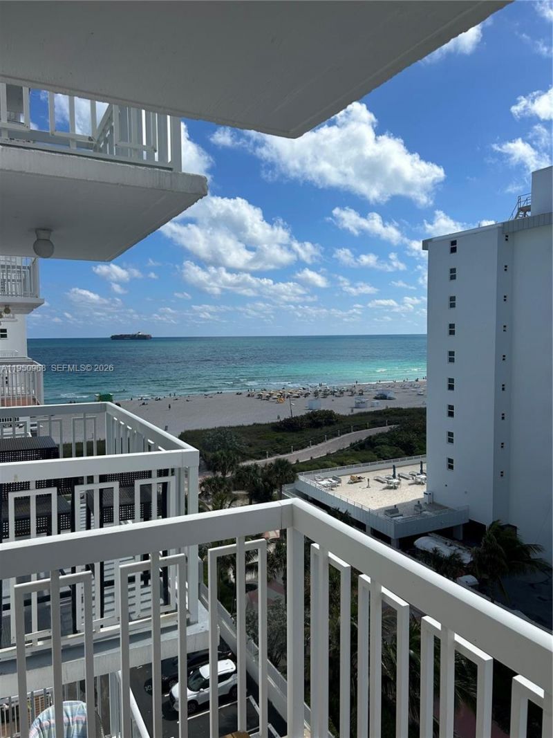 401 Ocean Dr, Unit 810, Miami Beach, FL 33139 Photo