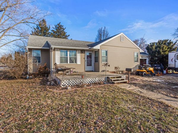 300 E Warren Street, Leroy, IL 61752