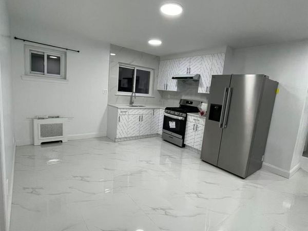 19801 56th ave, Fresh Meadows, NY 11365