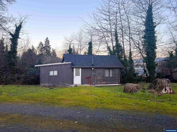 1235 4th Av, Sweet Home, OR 97386